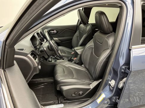 Used 2021 Jeep Cherokee Limited w/ Elite Package AWD/4WD image 11