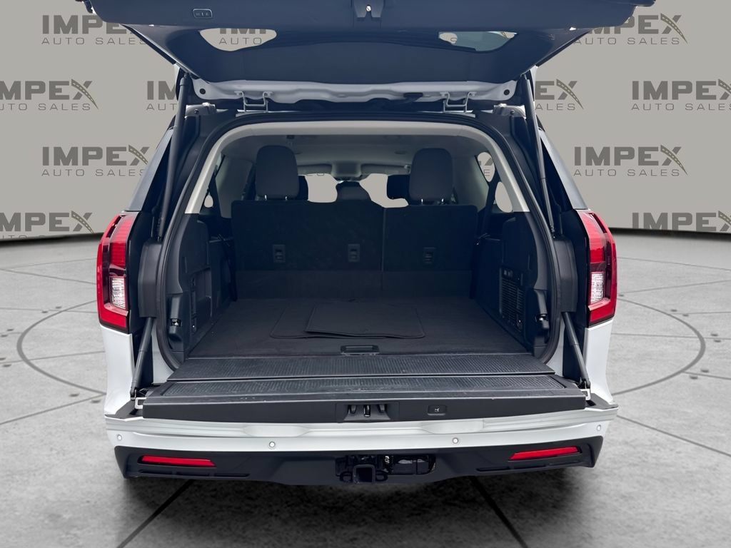 Used 2025 Ford Expedition Max Active RWD image 16