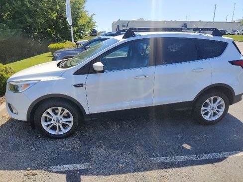 Used 2019 Ford Escape SE FWD image 9