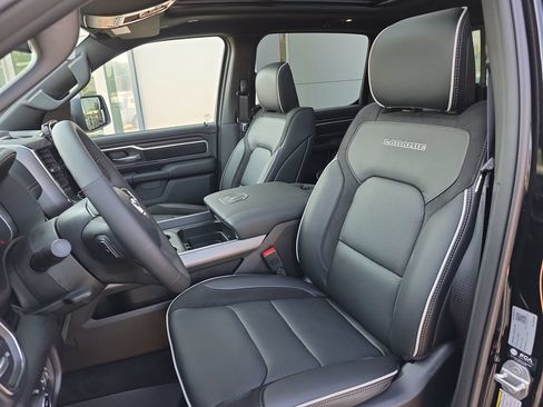 New 2026 RAM 1500 Laramie AWD/4WD image 14