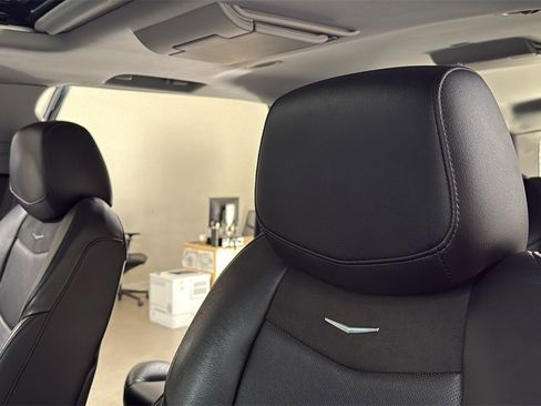 Used 2019 Cadillac Escalade ESV Premium Luxury image 13