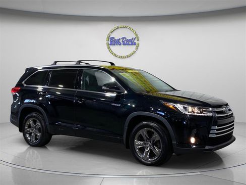 Used 2017 Toyota Highlander Limited Platinum image 8