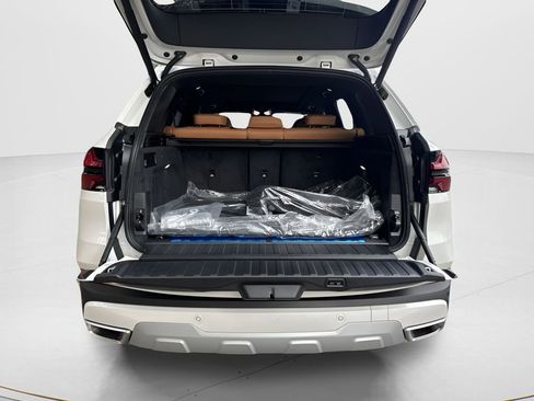 New 2026 BMW X5 xDrive50e w/ Premium Package image 28