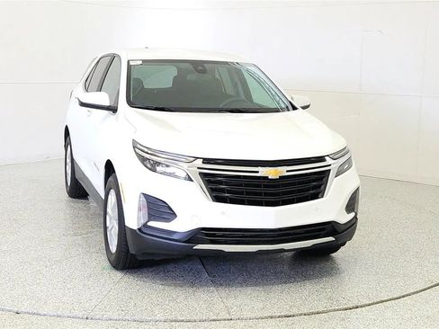 Used 2024 Chevrolet Equinox LT AWD/4WD image 2