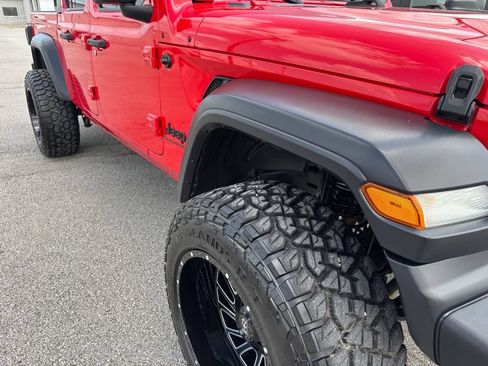 Used 2020 Jeep Gladiator Sport w/ Quick Order Package 24S AWD/4WD image 19