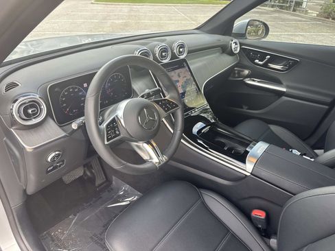 Certified 2025 Mercedes-Benz GLC 300 4MATIC image 32