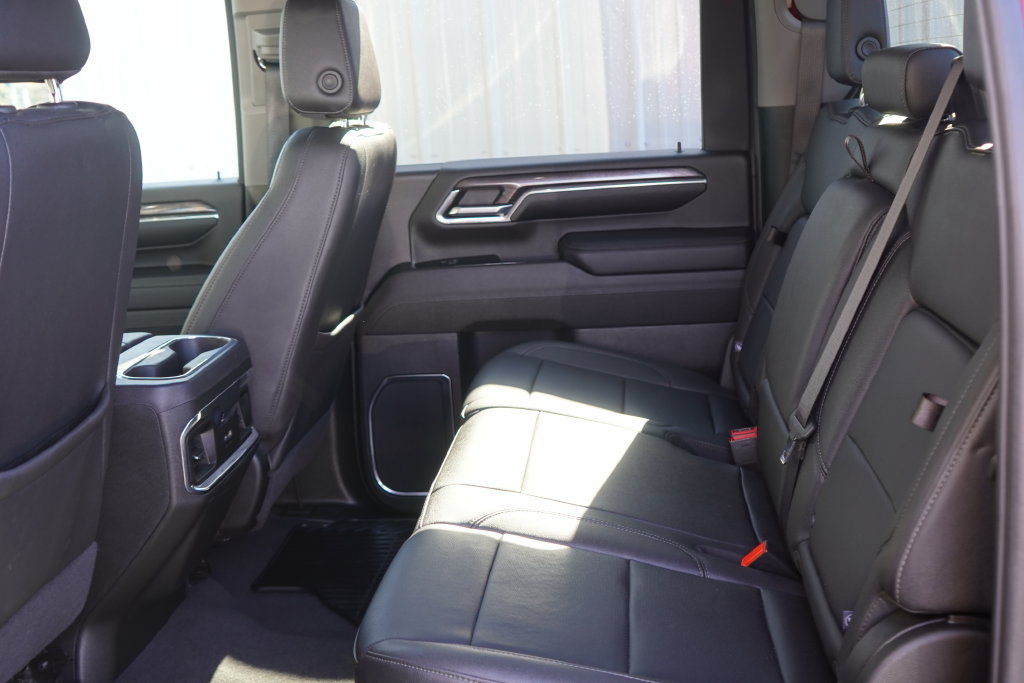 Used 2024 Chevrolet Silverado 3500 LTZ w/ LTZ Convenience Package AWD/4WD image 28