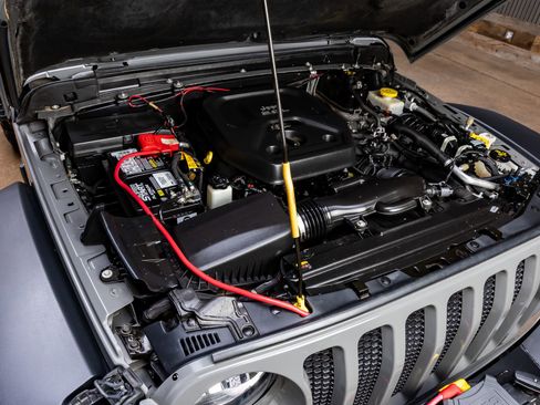 Used 2021 Jeep Wrangler Unlimited Rubicon AWD/4WD image 40