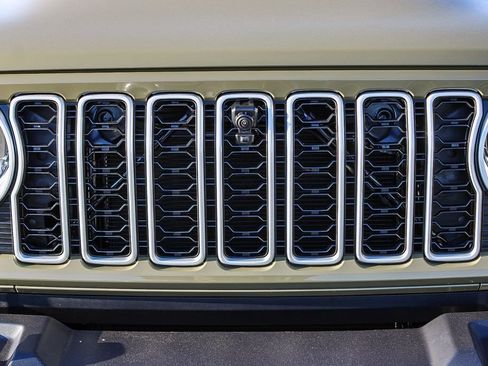 New 2026 Jeep Wrangler Unlimited Sahara AWD/4WD image 12