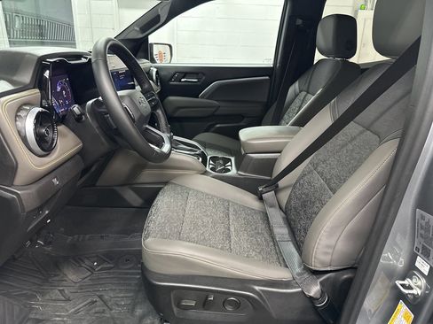 Used 2024 Chevrolet Colorado ZR2 image 21