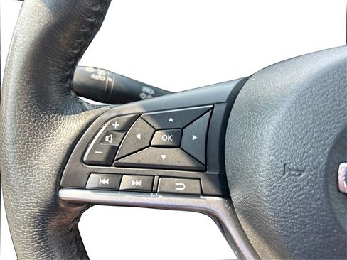 Used 2018 Nissan Rogue SV w/ Premium Package AWD/4WD image 36