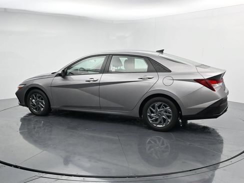 Used 2024 Hyundai Elantra SEL FWD image 5