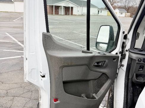 Used 2022 Ford Transit 250 Medium Roof image 9