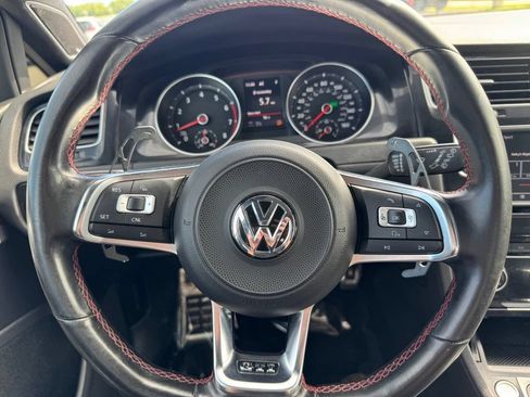 Used 2017 Volkswagen GTI SE FWD image 27