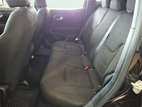 Used 2020 Jeep Renegade Latitude w/ Cold Weather Group AWD/4WD image 10
