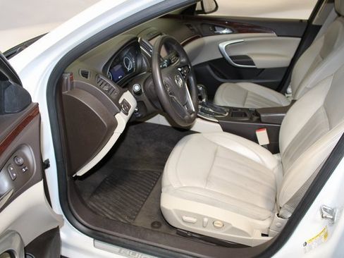 Used 2017 Buick Regal Sport Touring image 7