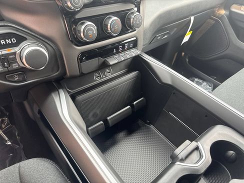New 2026 RAM 1500 Express AWD/4WD image 23