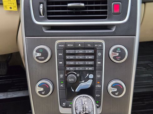 Used 2015 Volvo S60 T5 Premier image 18