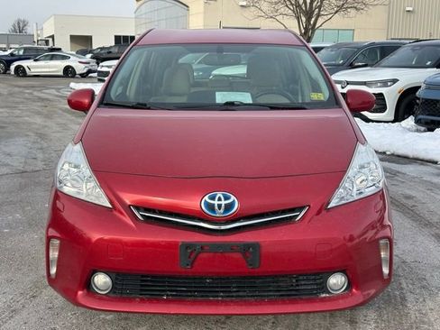 Used 2014 Toyota Prius V Five image 2