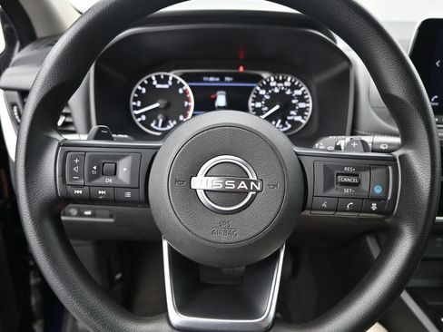 Used 2024 Nissan Rogue SV AWD/4WD image 17