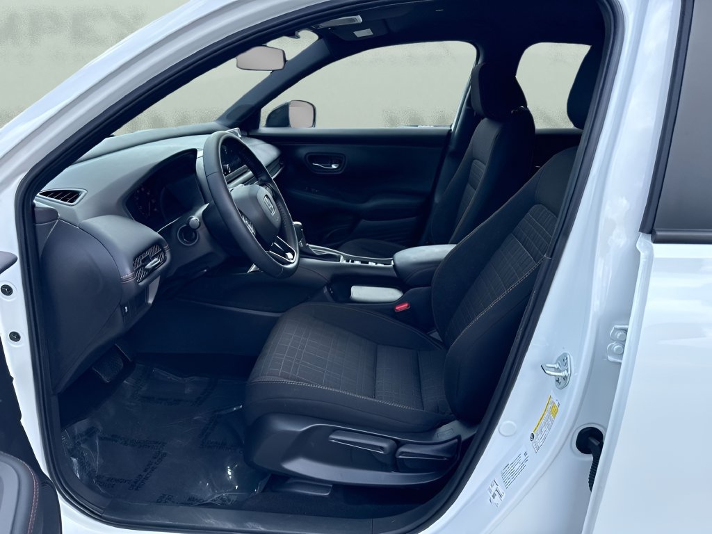 Used 2025 Honda HR-V Sport image 5