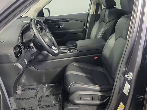 Certified 2025 Honda Pilot Touring image 20