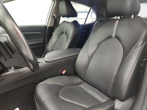 Used 2022 Toyota Camry XSE image 13
