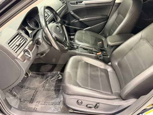 Used 2017 Volkswagen Passat 1.8T R-Line FWD image 25