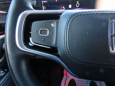 Used 2024 Lincoln Nautilus Reserve image 31