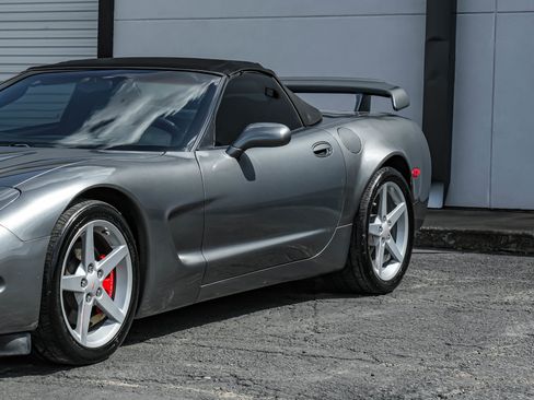Used 2004 Chevrolet Corvette Convertible w/ Preferred Equipment Group image 5