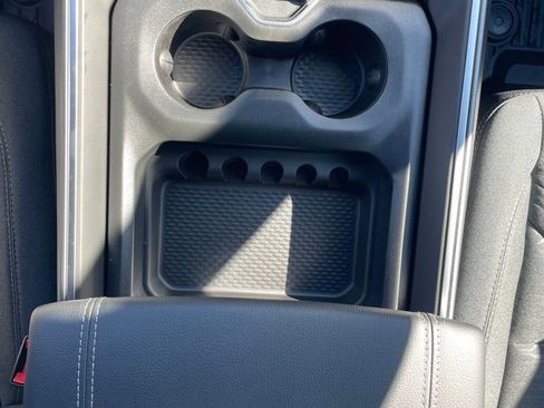 New 2026 RAM 1500 4x4 Crew Cab image 19