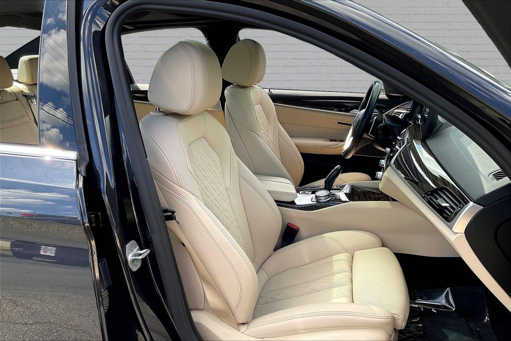 Used 2022 BMW 540i w/ Premium Package RWD image 28