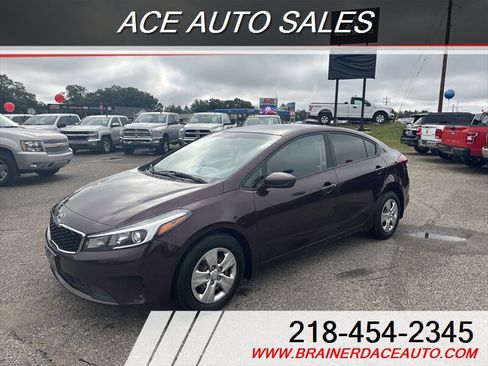 Used 2017 Kia Forte LX image 1