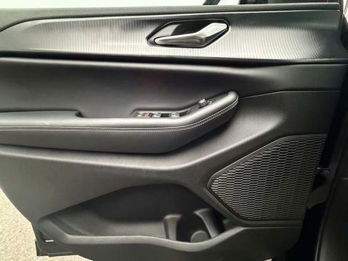New 2025 Jeep Grand Cherokee L Laredo AWD/4WD image 24