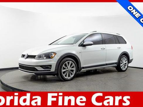 Used 2017 Volkswagen Golf Alltrack SEL image 1