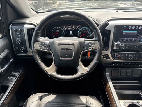 Used 2018 GMC Sierra 1500 Denali w/ Denali Ultimate Package AWD/4WD image 23