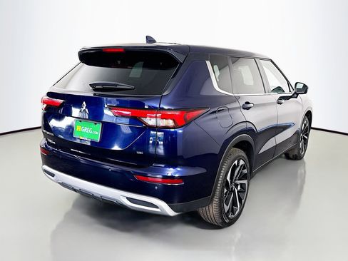 Used 2024 Mitsubishi Outlander SE Black Edition image 10