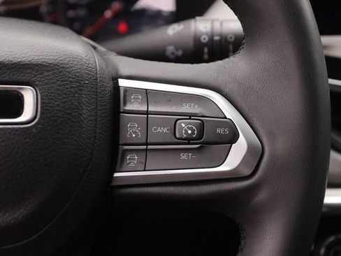 Used 2023 Jeep Compass Limited AWD/4WD image 12