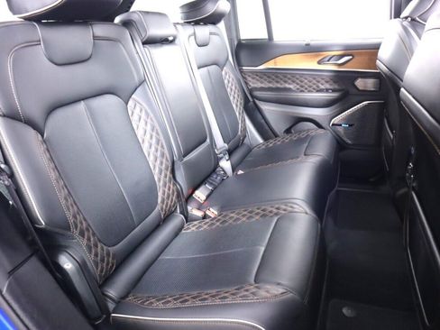 Used 2023 Jeep Grand Cherokee Summit AWD/4WD image 52