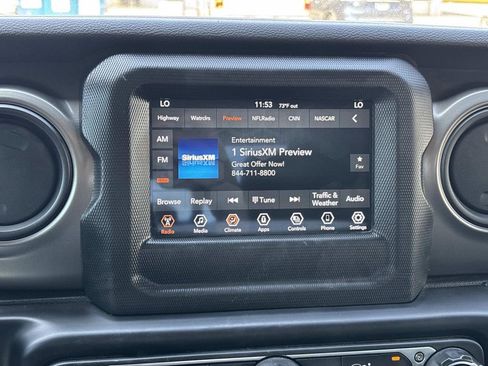 Used 2023 Jeep Gladiator Sport AWD/4WD image 13