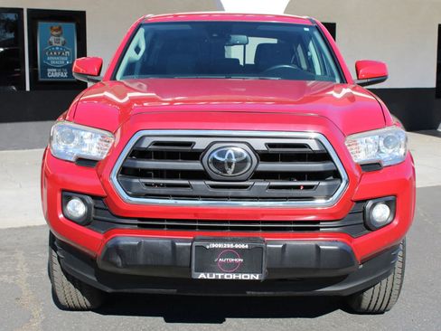 Used 2019 Toyota Tacoma SR5 image 12