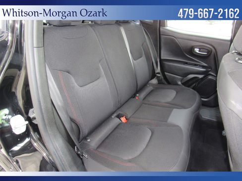 Used 2019 Jeep Renegade Trailhawk w/ UConnect 8.4 Nav Group AWD/4WD image 28