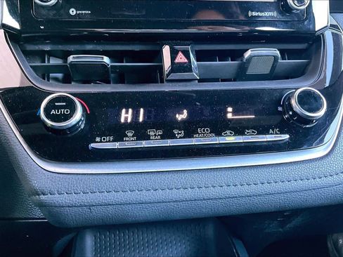 Used 2022 Toyota Corolla SE image 35