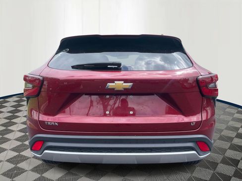 Used 2025 Chevrolet Trax LT FWD image 5