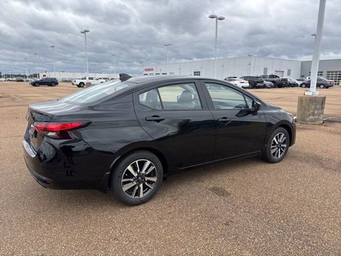 New 2025 Nissan Versa SV w/ Trunk Package image 4