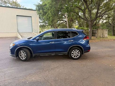 Used 2018 Nissan Rogue SV FWD image 8