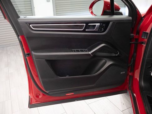 Used 2021 Porsche Cayenne GTS AWD/4WD image 14