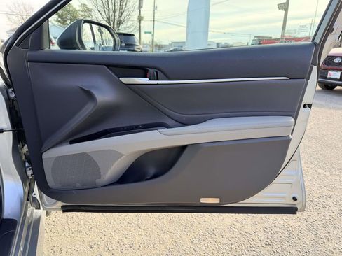 Certified 2018 Toyota Camry XLE image 11