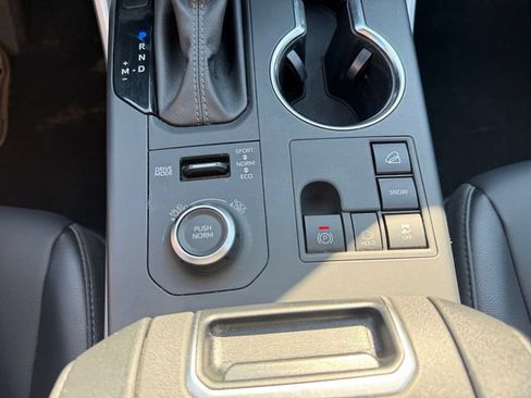 Used 2025 Toyota Highlander XSE AWD/4WD image 27