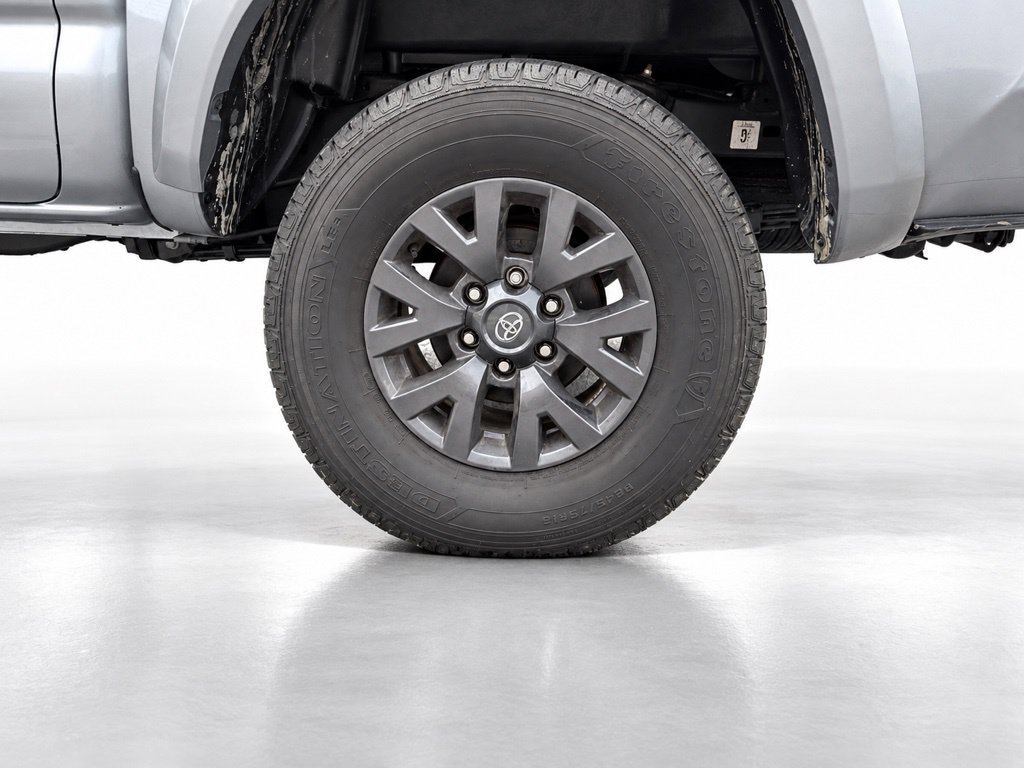 Used 2023 Toyota Tacoma SR5 AWD/4WD image 8